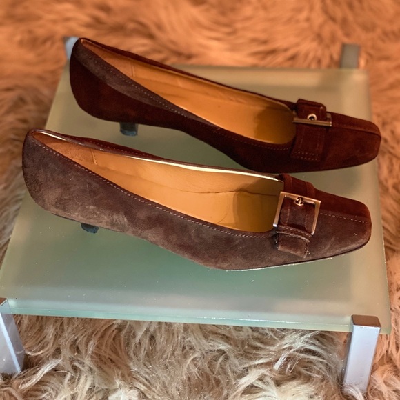 Façonnable Brown Suede Kitten Heel Pump - Picture 2 of 7